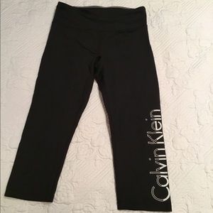 calvin klein cropped black leggings w/ logo